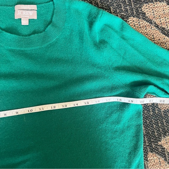 J. Crew Women's Green Cashmere Sweater- NWOT - Picture 3 of 7